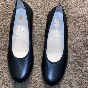 SAS Milano black pump leather 6w